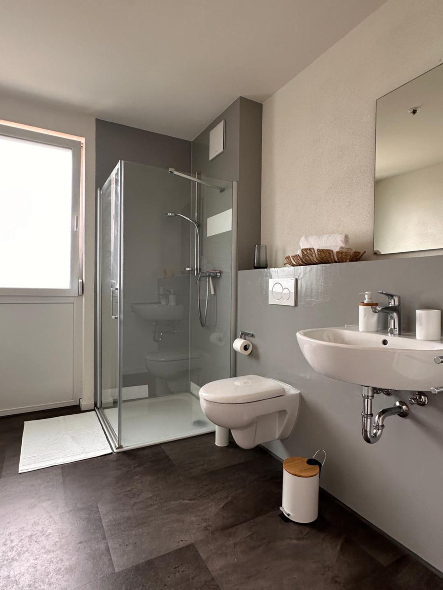 Amao-Sepia I 86Qm I King-Size Beds I Netflix I Privat Balcony I Free Parking I Near Europapark Apartment Rheinhausen Bagian luar foto