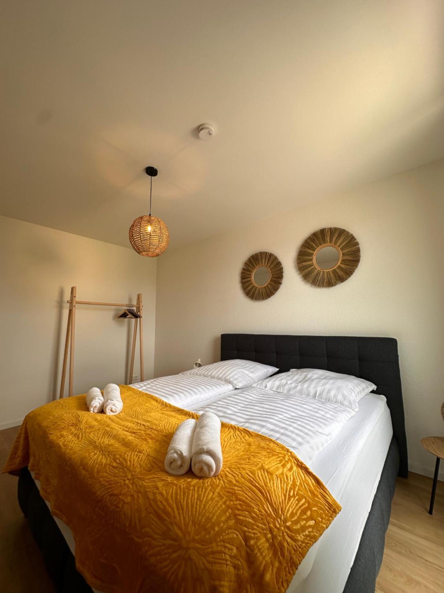 Amao-Sepia I 86Qm I King-Size Beds I Netflix I Privat Balcony I Free Parking I Near Europapark Apartment Rheinhausen Bagian luar foto