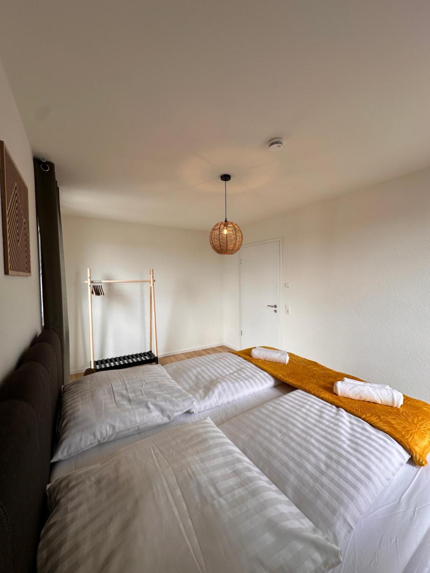 Amao-Sepia I 86Qm I King-Size Beds I Netflix I Privat Balcony I Free Parking I Near Europapark Apartment Rheinhausen Bagian luar foto