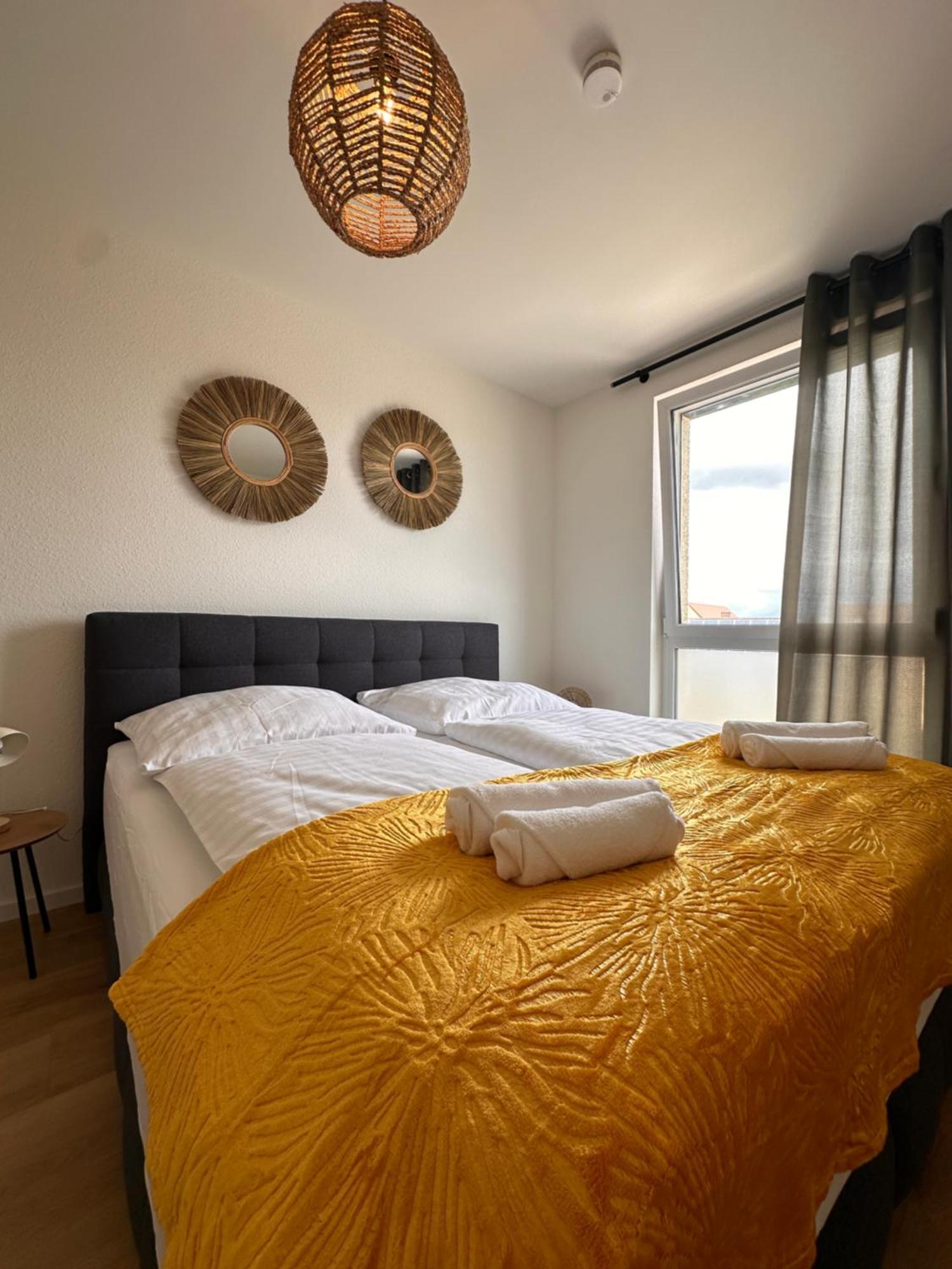 Amao-Sepia I 86Qm I King-Size Beds I Netflix I Privat Balcony I Free Parking I Near Europapark Apartment Rheinhausen Bagian luar foto